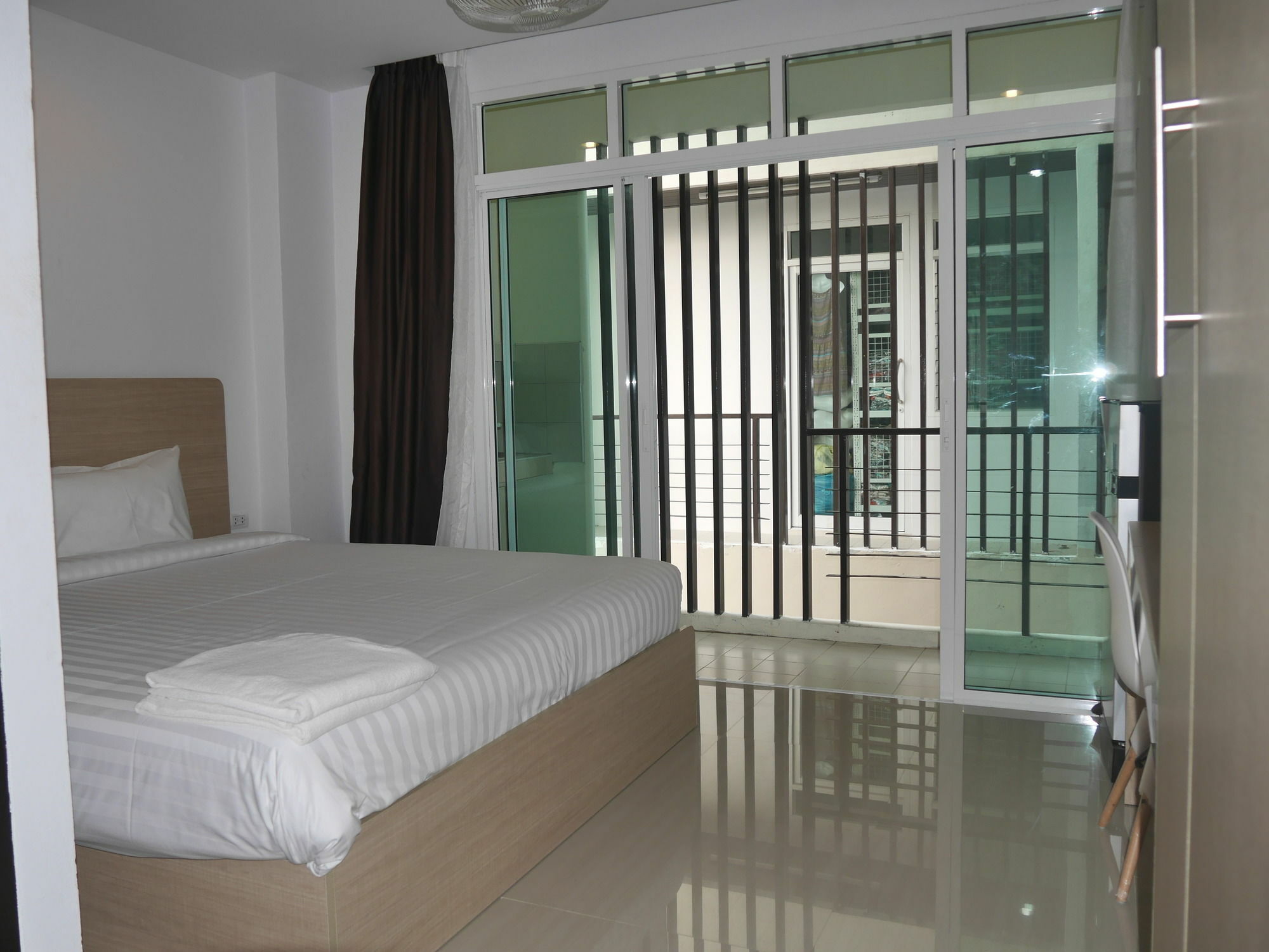 Darisa Apartment Service Patong Extérieur photo